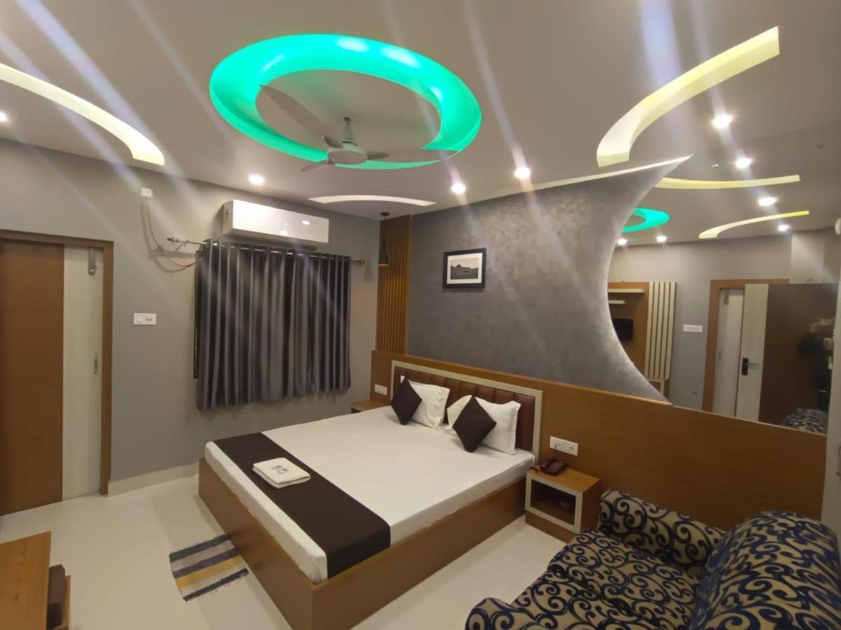 Hotel Marine Blue !! Beach Distance 50 Mts !! ดีกา ภายนอก รูปภาพ