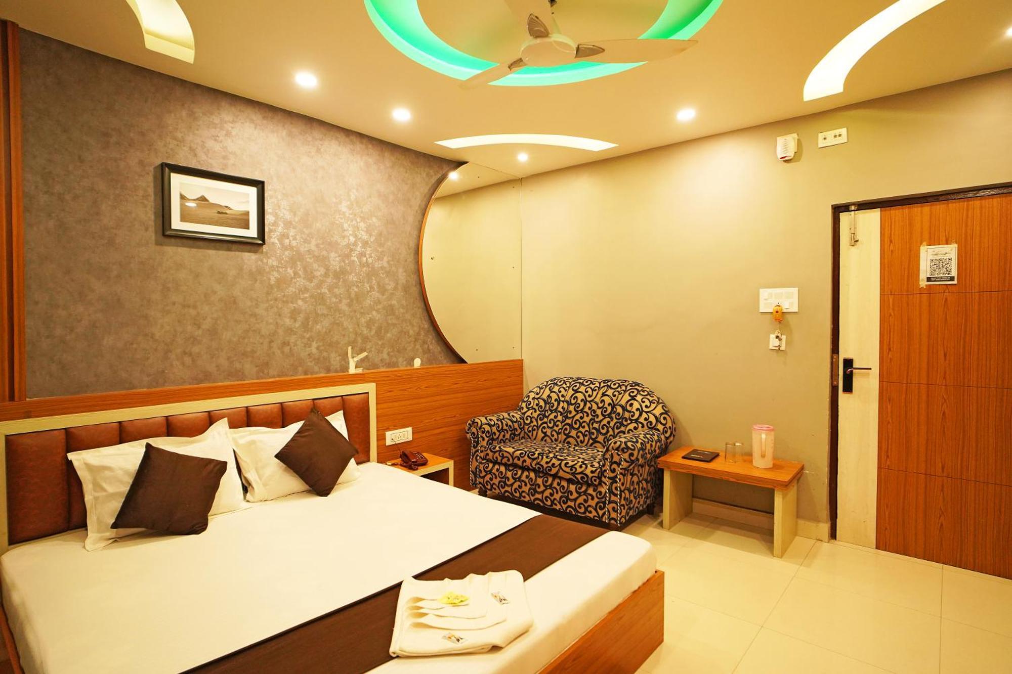 Hotel Marine Blue !! Beach Distance 50 Mts !! ดีกา ภายนอก รูปภาพ